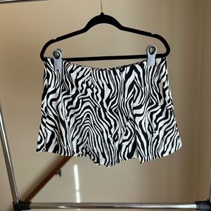 Zebra print scort